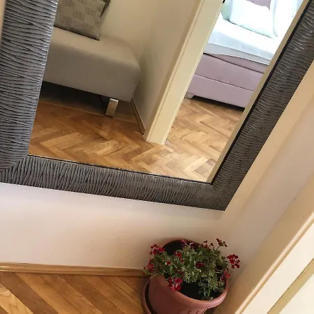 Ema Apartment *