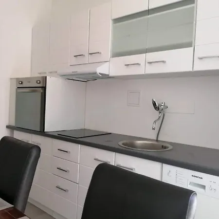 Ema Apartment *